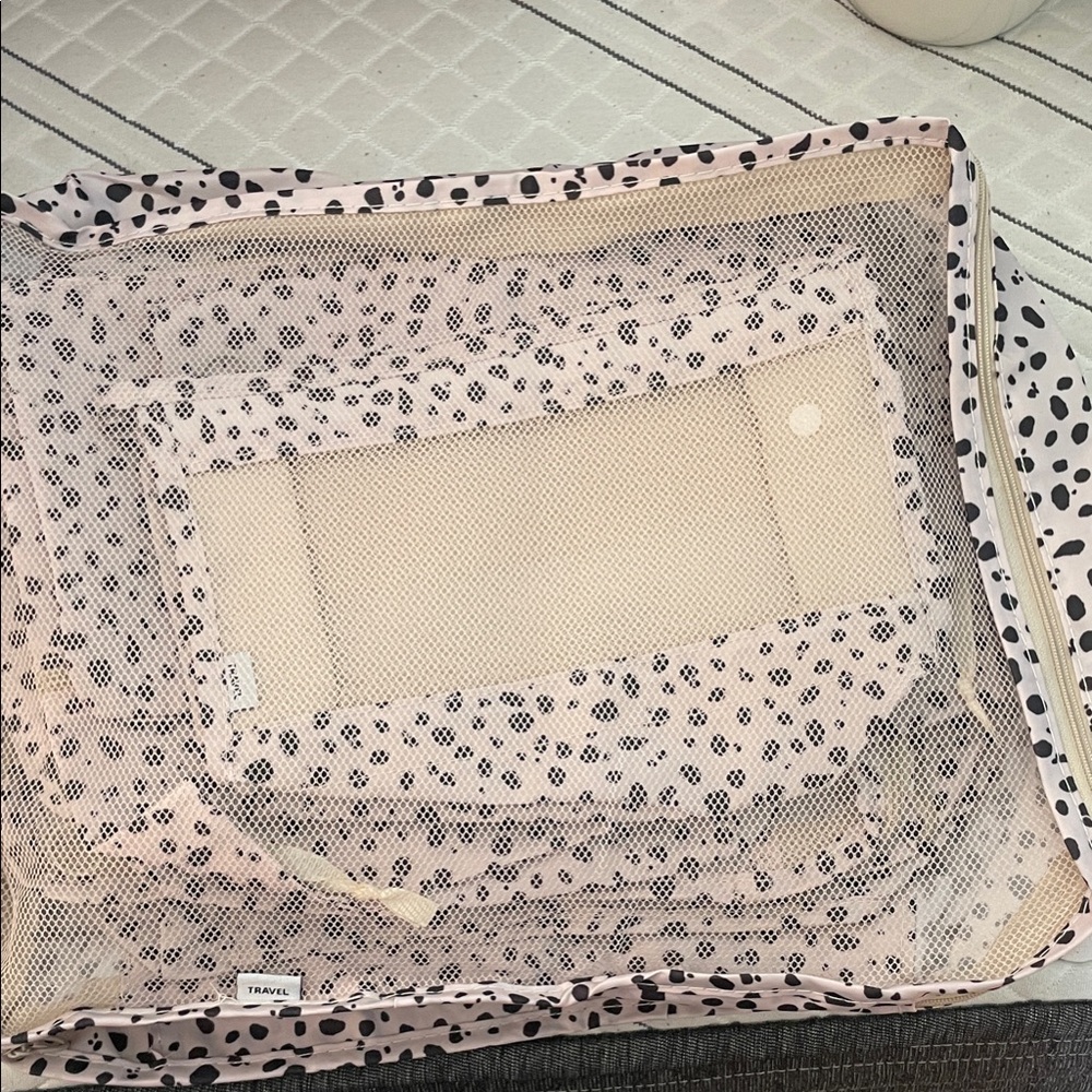 8 pc Pink and Black Mesh Travel Bag